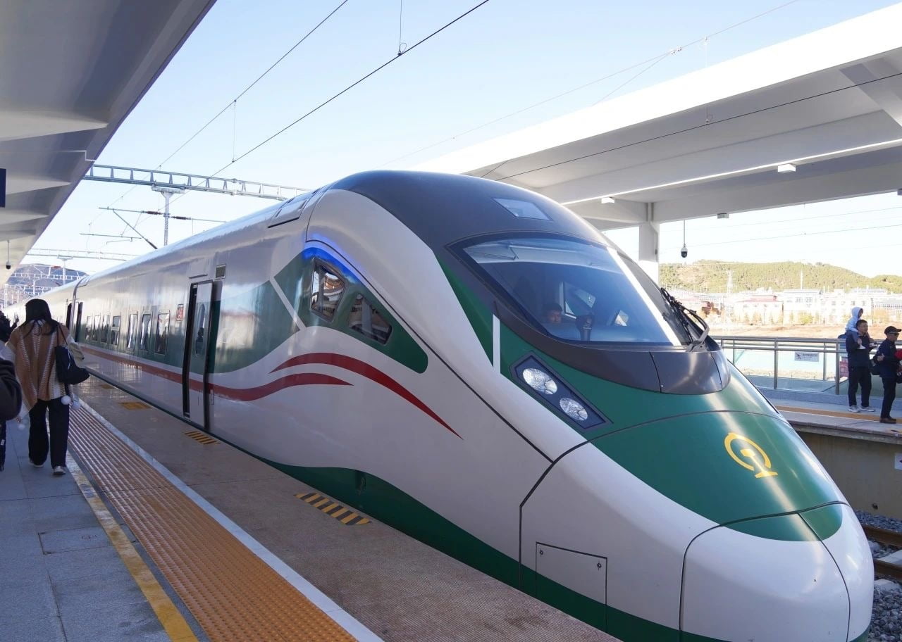 Lijiang-Shangri-La railway in SW China's Yunnan opens to traffic